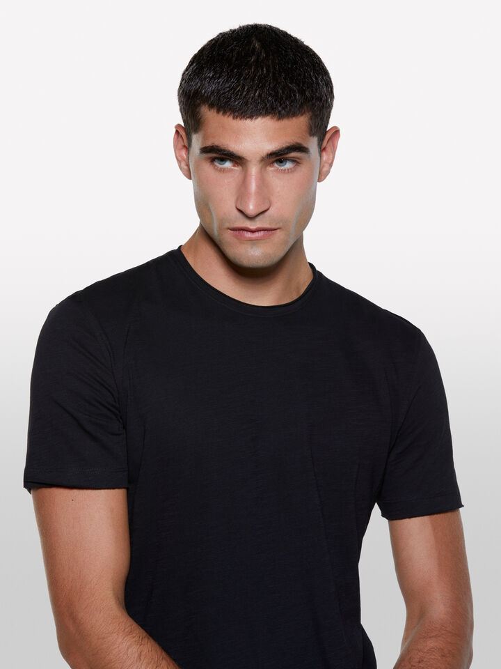 Black slim fit short sleeve t-shirt - men's short sleeve t-shirts - Black | Sisley image number 4